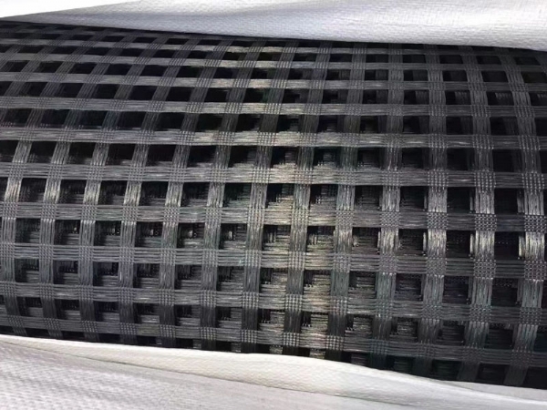 塑料土工格柵和土工布有什么區(qū)別